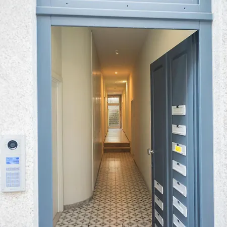 Luxury Style 1 Apartment *